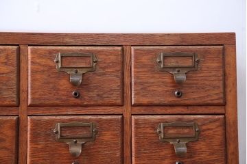 レトロ家具　昭和レトロ　ネームプレート付き!古い木製の脚付きドロワー(引き出し)