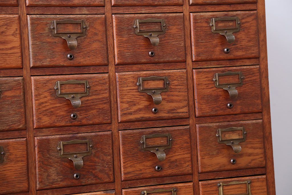 レトロ家具　昭和レトロ　ネームプレート付き!古い木製の脚付きドロワー(引き出し)