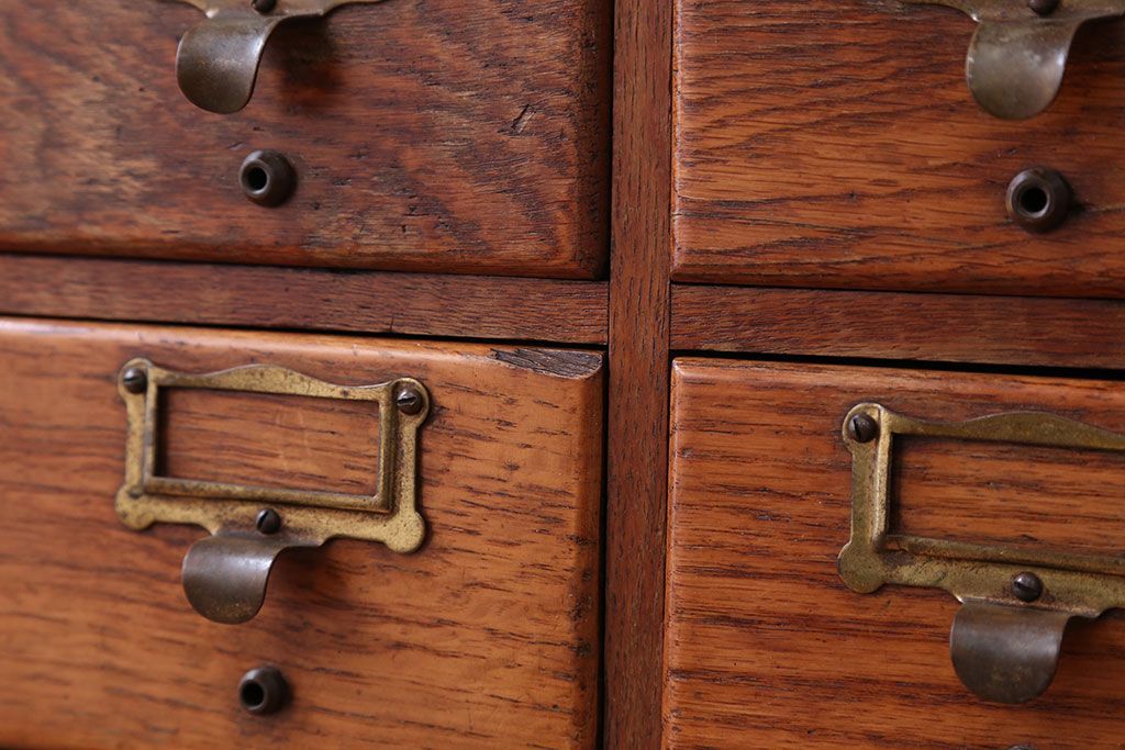 レトロ家具　昭和レトロ　ネームプレート付き!古い木製の脚付きドロワー(引き出し)