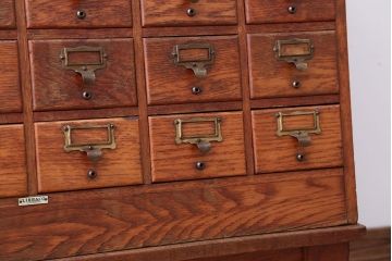 レトロ家具　昭和レトロ　ネームプレート付き!古い木製の脚付きドロワー(引き出し)