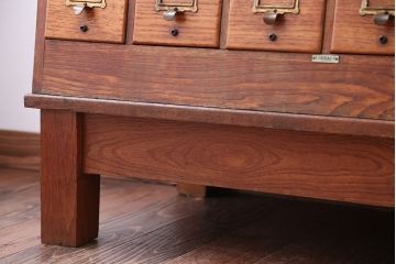 レトロ家具　昭和レトロ　ネームプレート付き!古い木製の脚付きドロワー(引き出し)