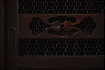 アンティーク家具　古民具・骨董　古い水屋箪笥ローボード(リビングボード、テレビボード、テレビ台、キャビネット、収納棚)(1)