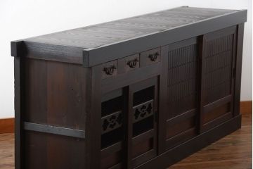 アンティーク家具　古民具・骨董　古い水屋箪笥ローボード(リビングボード、テレビボード、テレビ台、キャビネット、収納棚)(2)