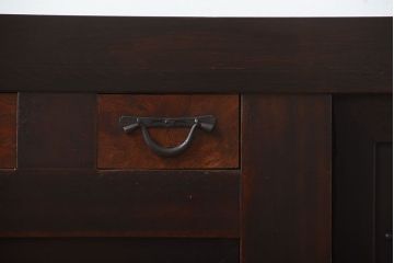 アンティーク家具　古民具・骨董　古い水屋箪笥ローボード(リビングボード、テレビボード、テレビ台、キャビネット、収納棚)(2)