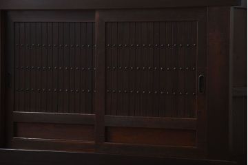 アンティーク家具　古民具・骨董　古い水屋箪笥ローボード(リビングボード、テレビボード、テレビ台、キャビネット、収納棚)(2)