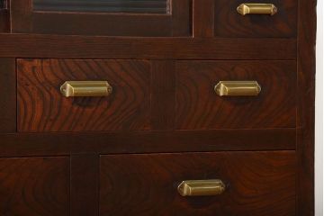 アンティーク家具　和製アンティーク　モールガラス入り!前面欅材の鉄脚付き収納棚(1)