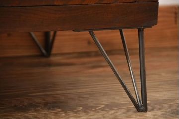 アンティーク家具　和製アンティーク　モールガラス入り!前面欅材の鉄脚付き収納棚(1)