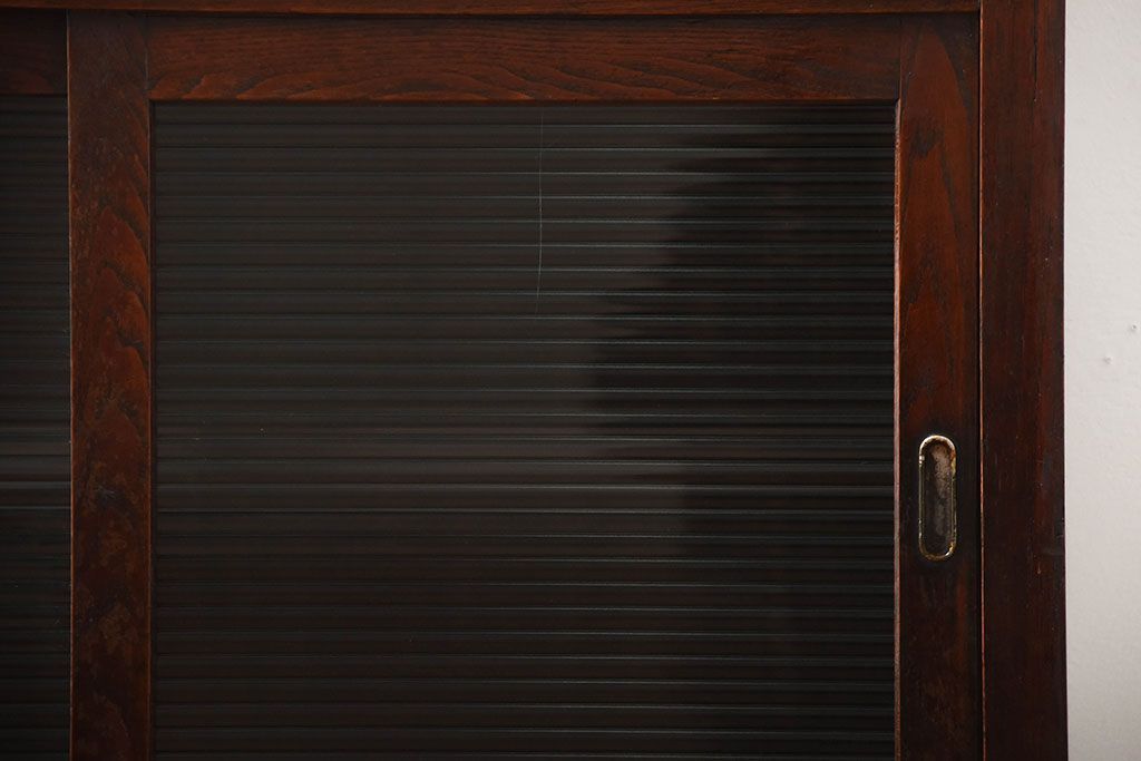 アンティーク家具　和製アンティーク　モールガラス入り!前面欅材の鉄脚付き収納棚(2)