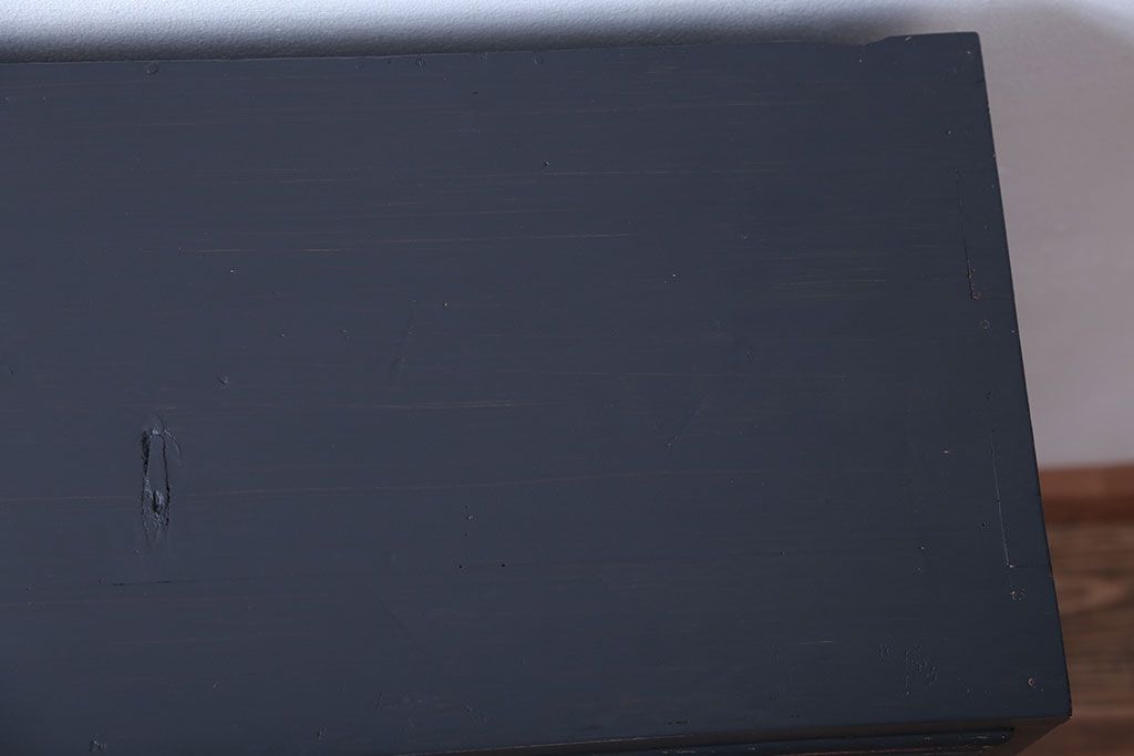 アンティーク家具　アンティークペイント　ネームプレート付き17杯ドロワー(引き出し・チェスト)