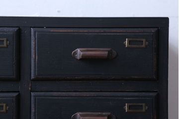 アンティーク家具　アンティークペイント　ネームプレート付き17杯ドロワー(引き出し・チェスト)
