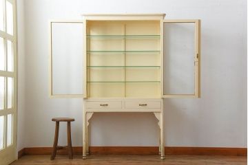 アンティーク家具　アンティーク　おしゃれなペイントガラスケース(ケビント)