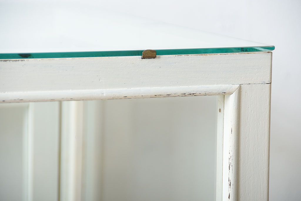 アンティーク家具　アンティークペイント　脚付き!小ぶりなガラスケース