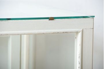 アンティーク家具　アンティークペイント　脚付き!小ぶりなガラスケース