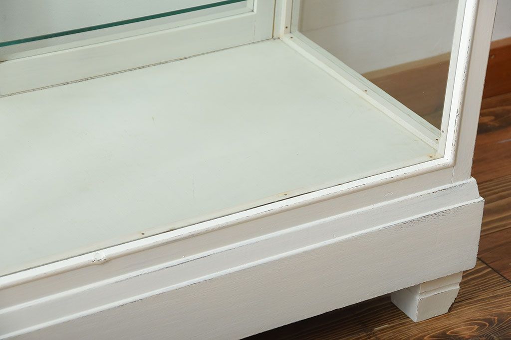 アンティーク家具　アンティークペイント　脚付き!小ぶりなガラスケース