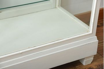 アンティーク家具　アンティークペイント　脚付き!小ぶりなガラスケース