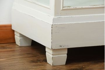 アンティーク家具　アンティークペイント　脚付き!小ぶりなガラスケース