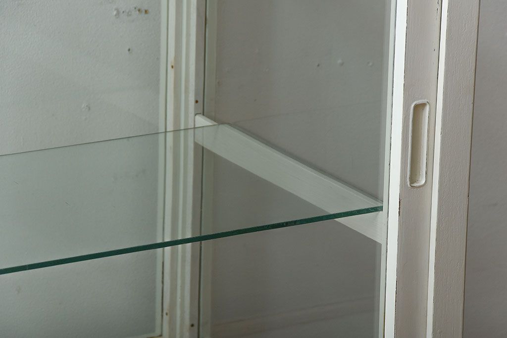 アンティーク家具　アンティークペイント　脚付き!小ぶりなガラスケース