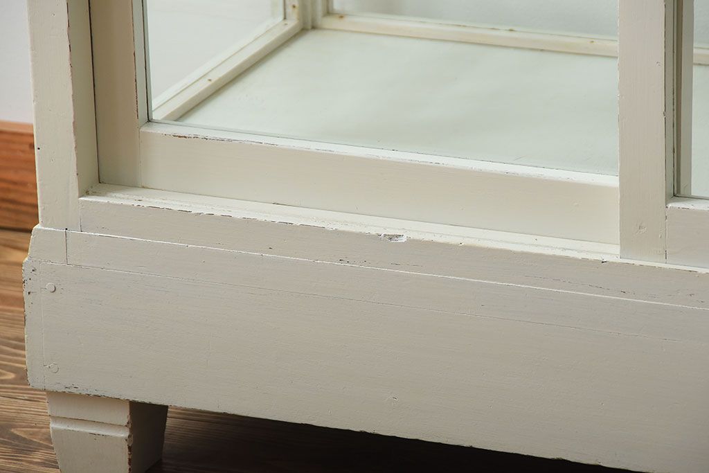 アンティーク家具　アンティークペイント　脚付き!小ぶりなガラスケース