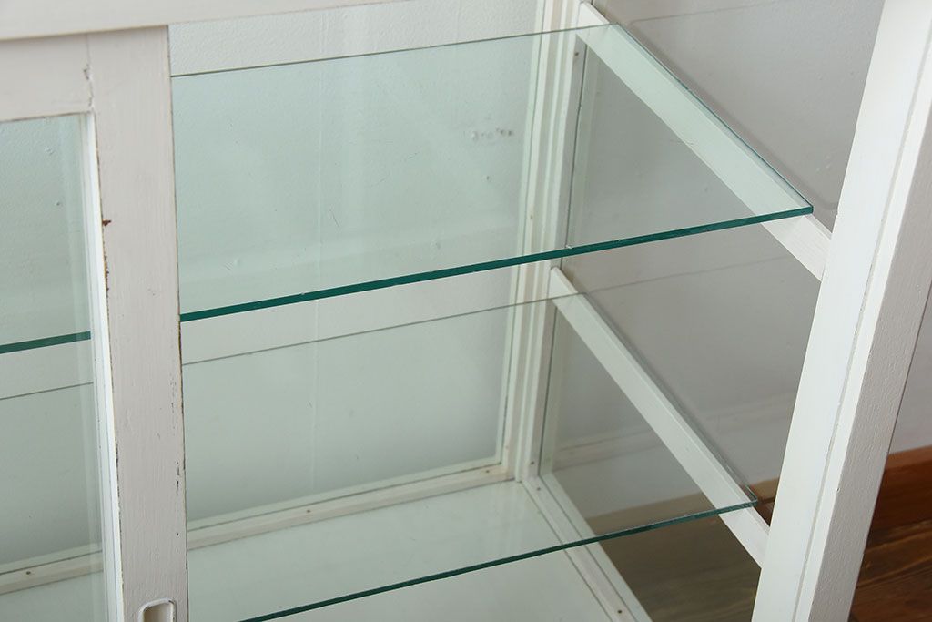 アンティーク家具　アンティークペイント　脚付き!小ぶりなガラスケース