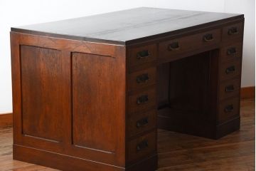 アンティーク家具　和製アンティーク　高級品!古いナラ材の両袖机(デスク)