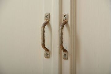 アンティーク家具　アンティーク　変わり型ペイントケビント(ガラスケース・ショーケース)