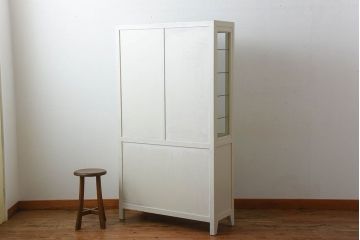 アンティーク家具　アンティーク　変わり型ペイントケビント(ガラスケース・ショーケース)