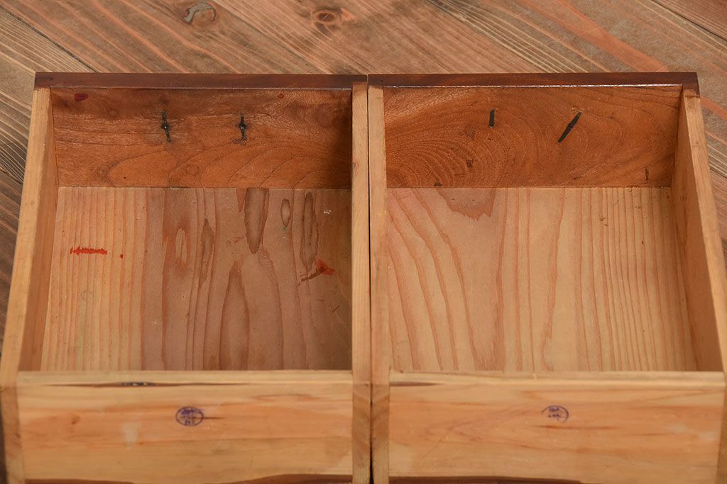 古民具・骨董　美品!上品なアンティーク重ね水屋箪笥