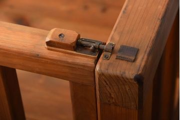 アンティーク家具　和製アンティーク　古い木製の木味の良いベビーベッド(ベンチ・ソファ)