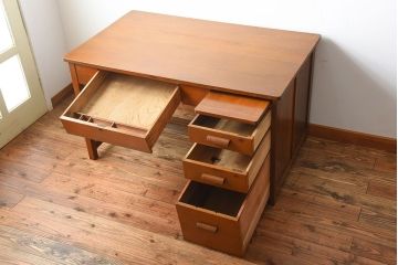 レトロ家具　昭和レトロ　作業台付き!古い木製の変わり型アンティーク片袖机(デスク)