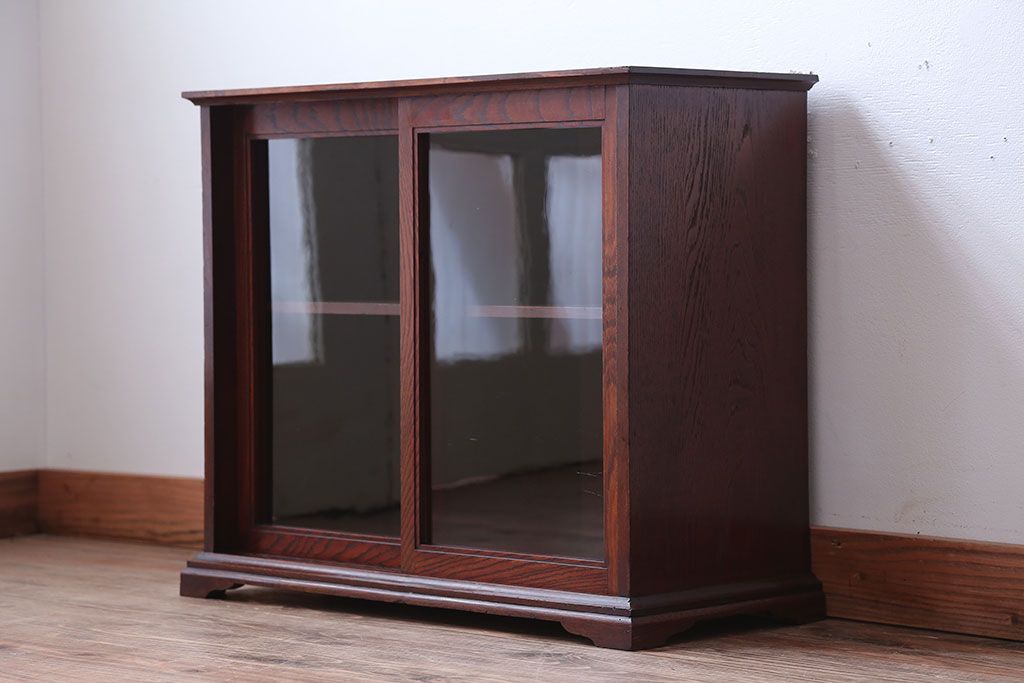 アンティーク家具　古民具・骨董　古い栓材の小ぶりな高級アンティーク収納棚(1)