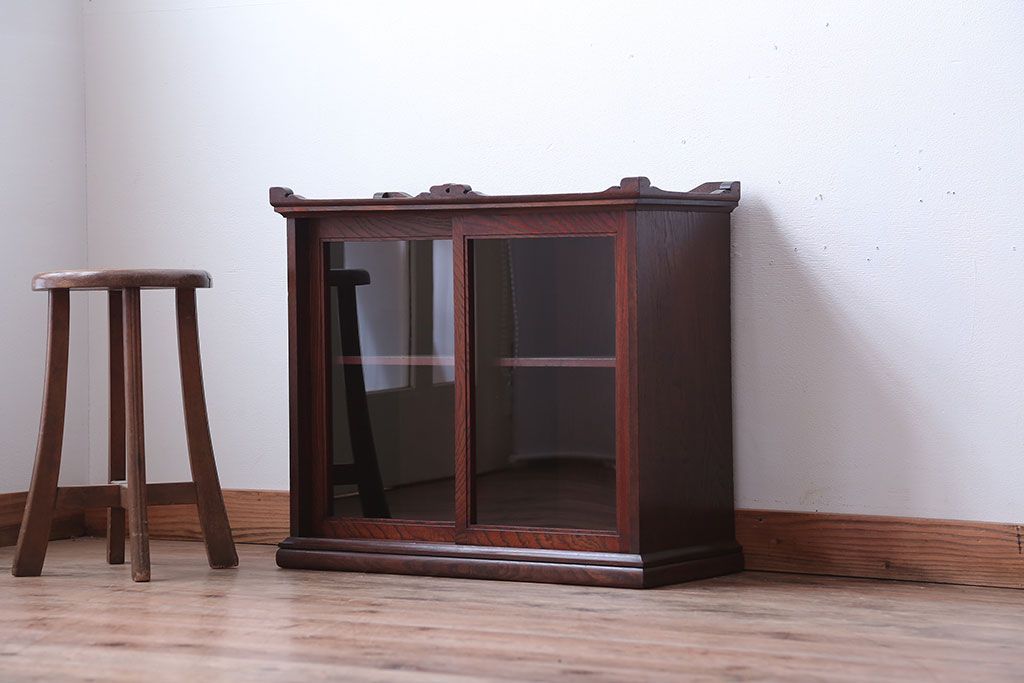 アンティーク家具　古民具・骨董　古い栓材の小ぶりな高級アンティーク収納棚(2)