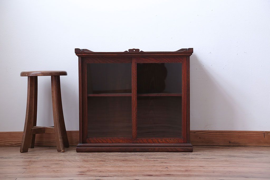 アンティーク家具　古民具・骨董　古い栓材の小ぶりな高級アンティーク収納棚(2)