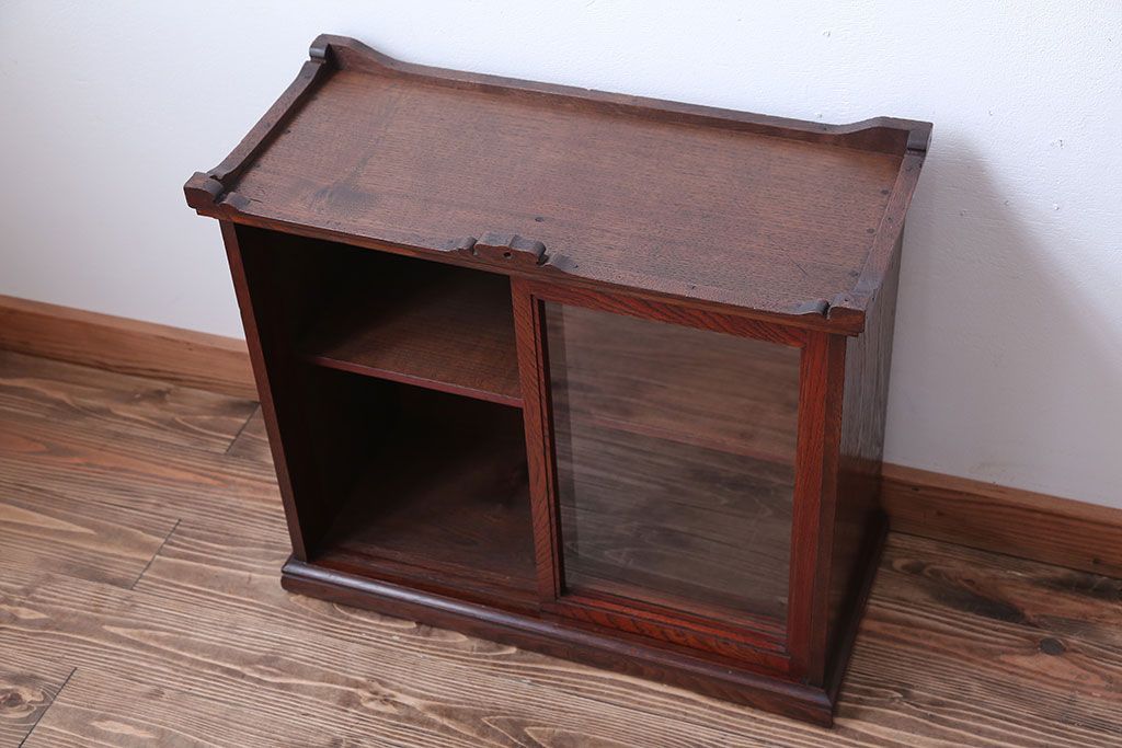アンティーク家具　古民具・骨董　古い栓材の小ぶりな高級アンティーク収納棚(2)