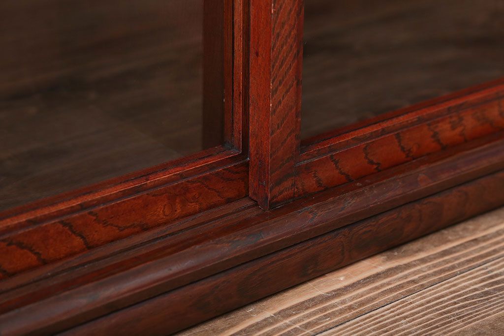 アンティーク家具　古民具・骨董　古い栓材の小ぶりな高級アンティーク収納棚(2)