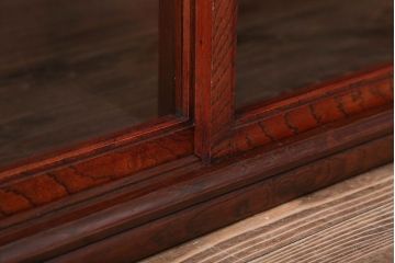 アンティーク家具　古民具・骨董　古い栓材の小ぶりな高級アンティーク収納棚(2)