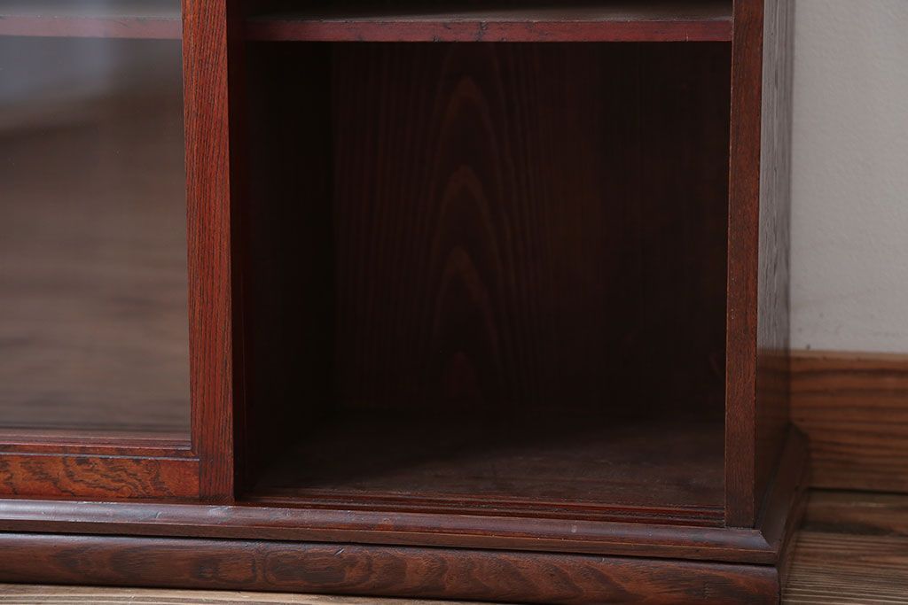 アンティーク家具　古民具・骨董　古い栓材の小ぶりな高級アンティーク収納棚(2)