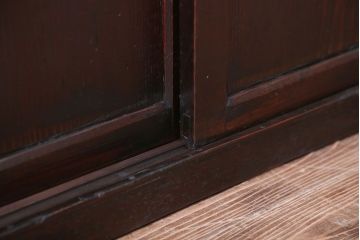 アンティーク家具　古民具・骨董　細かく仕切りがついた和製アンティーク引き戸収納棚