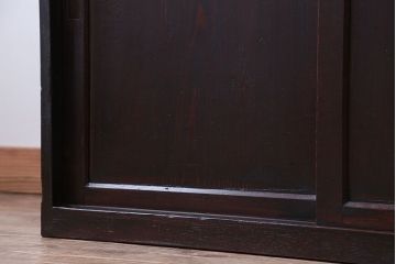 アンティーク家具　古民具・骨董　細かく仕切りがついた和製アンティーク引き戸収納棚
