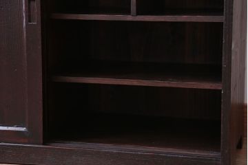 アンティーク家具　古民具・骨董　細かく仕切りがついた和製アンティーク引き戸収納棚