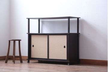 アンティーク家具　古民具・骨董　高級品!古い栗材の和風な引き戸付き飾り棚