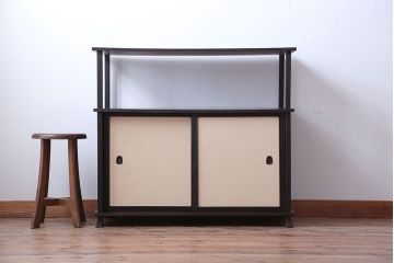 アンティーク家具　古民具・骨董　高級品!古い栗材の和風な引き戸付き飾り棚