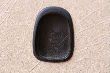 アンティーク家具　古民具・骨董　高級品!古い栗材の和風な引き戸付き飾り棚