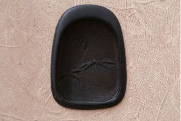 アンティーク家具　古民具・骨董　高級品!古い栗材の和風な引き戸付き飾り棚