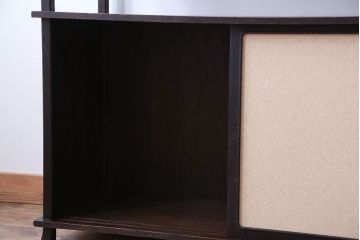 アンティーク家具　古民具・骨董　高級品!古い栗材の和風な引き戸付き飾り棚