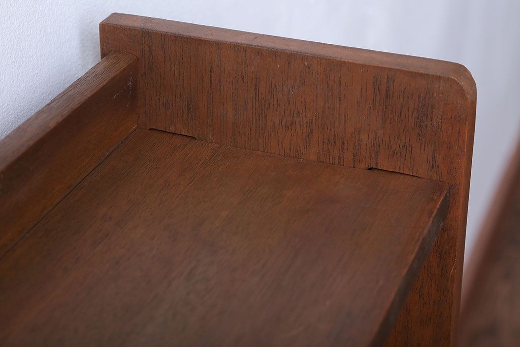 レトロ家具　昭和レトロ　シンプルでおしゃれな楔(くさび)式本棚