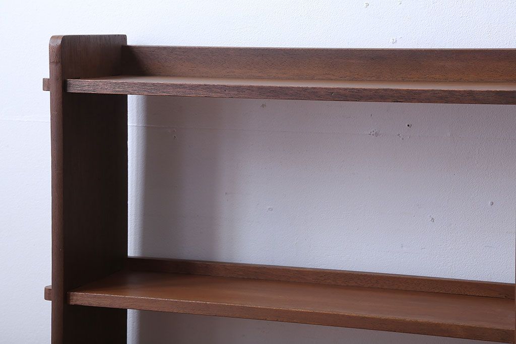 レトロ家具　昭和レトロ　シンプルでおしゃれな楔(くさび)式本棚