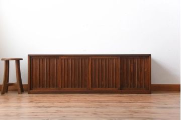 アンティーク家具　和製アンティーク　古い木の縦桟4枚引き戸ローボード