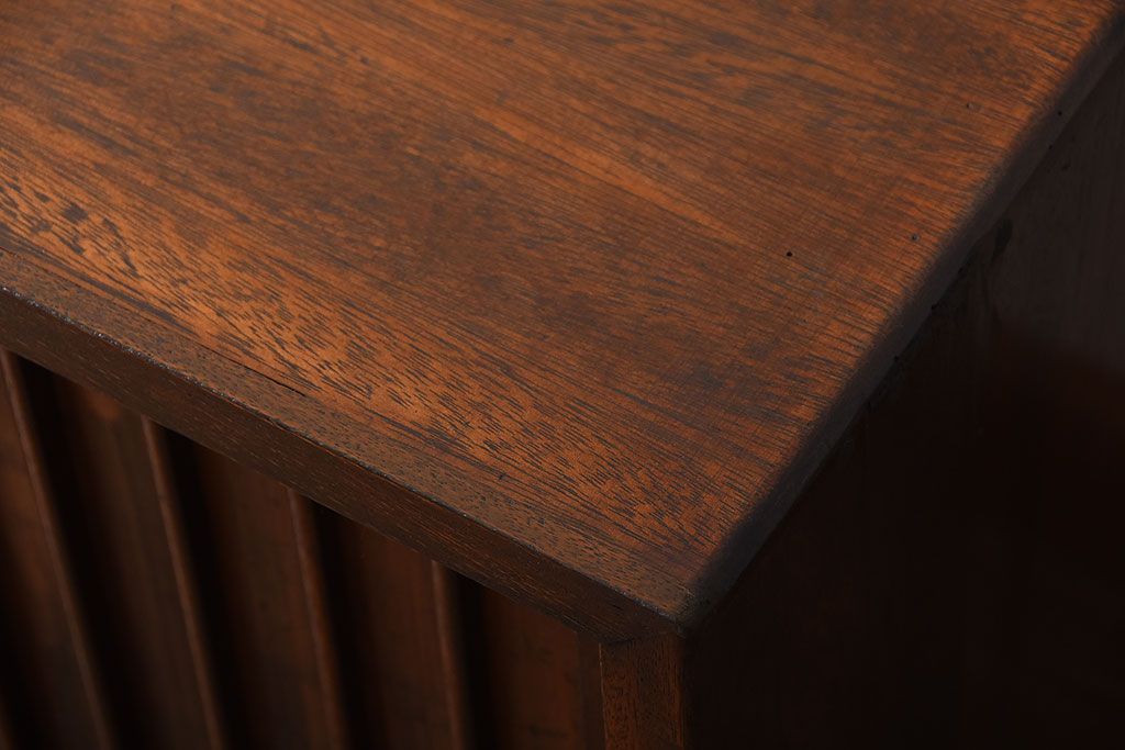 アンティーク家具　和製アンティーク　古い木の縦桟4枚引き戸ローボード