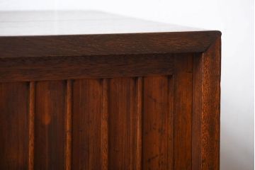 アンティーク家具　和製アンティーク　古い木の縦桟4枚引き戸ローボード