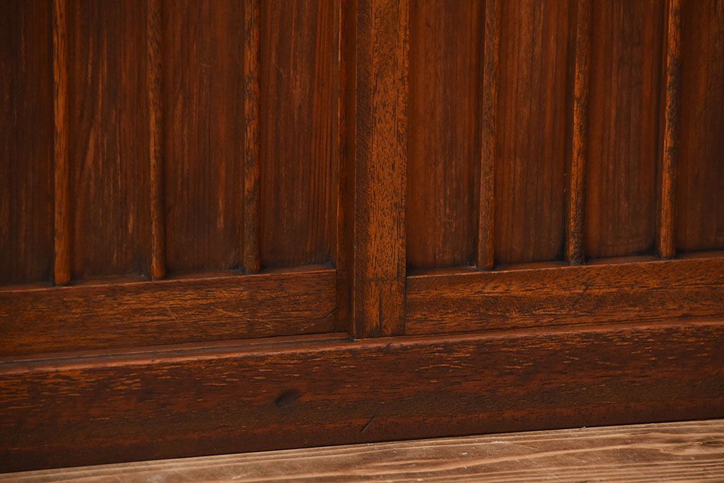 アンティーク家具　和製アンティーク　古い木の縦桟4枚引き戸ローボード